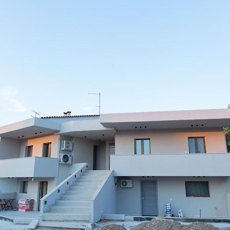 Νεακιτοσ Luxury Apartments Nikiti  Extérieur photo